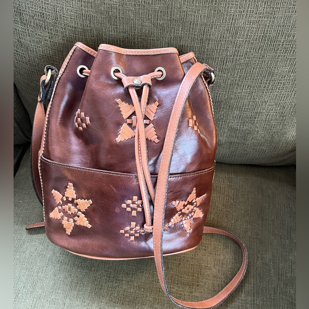 Beautiful Patricia Nash Brindisi drawstring tote